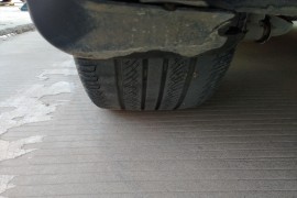 轮胎磨损严重，启动问题