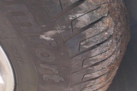 轮胎鼓包，雨刮器三次仍未修好