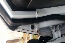 汽车焊接处严重生锈