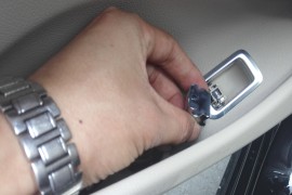 投诉奔驰厂商对我车辆车窗按钮损坏事宜不于解决