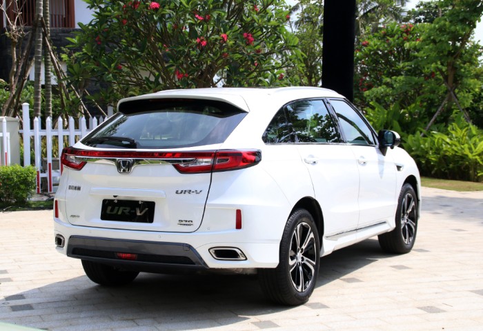 本田ur-v 2017款 370turbo 手自一体 四驱 尊享版 国v
