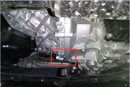 哈弗H7发动机与变速箱结合处漏油