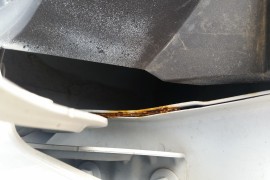 汽车焊接处生锈严重，