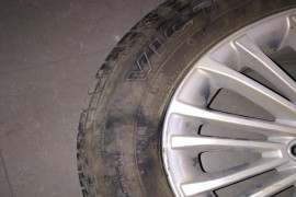 福睿斯车轮质量有问题，要求更换轮胎及赔偿损失
