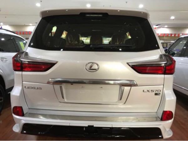 18款雷克萨斯lx570 全尺寸suv新车到店优惠促销