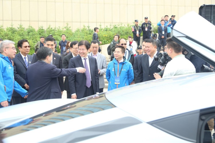 环青海湖电动汽车挑战赛盛大开幕 ARCFOX以科技之力引爆全场