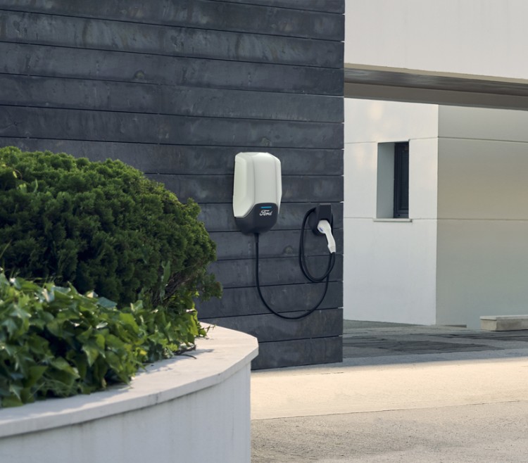 福特提供北美最大電動汽車充電網絡 還與亞馬遜合作家庭充電方案