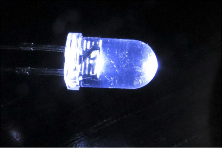 UCLA研發熱電發電機 從寒冷夜空中收集能量或可為電動汽車等供電