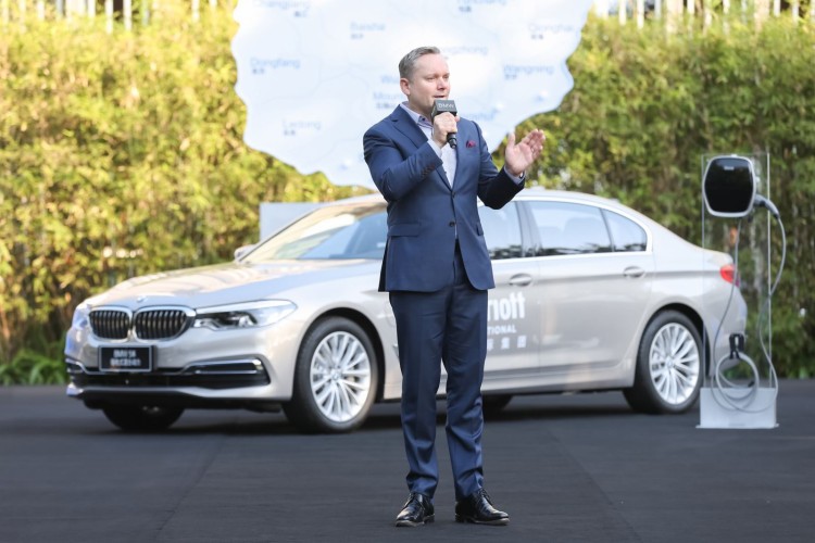 未來出行的引領者：BMW 5系新能源交付萬豪國際集團