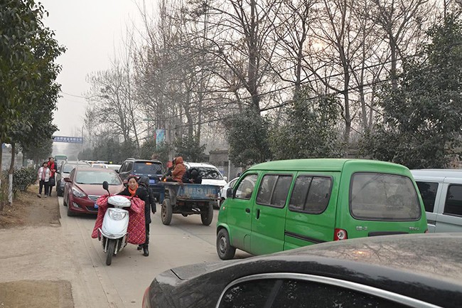 回农村过年，遍地都是这几款车，毕竟月薪3000就养得起了！