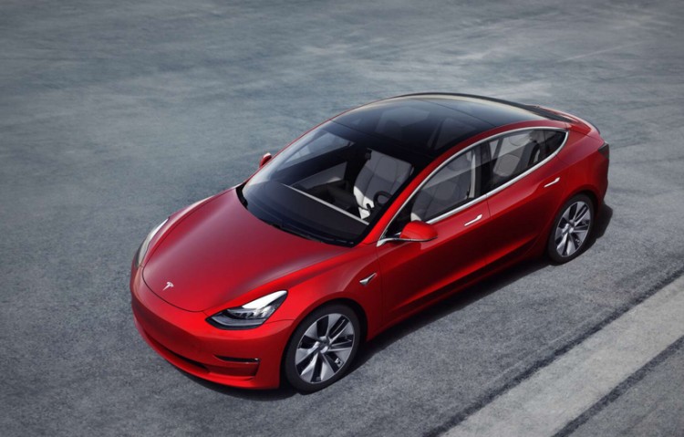 国产Model 3“简配”惹争议，特斯拉致歉称免费更换！