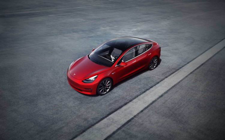 马斯克回应国产Model 3减配：若订购FSD车载计算机可以免费升级