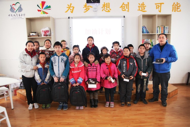 帮复学·助防控 日产中国向四川雅安向阳小学捐赠防疫用品
