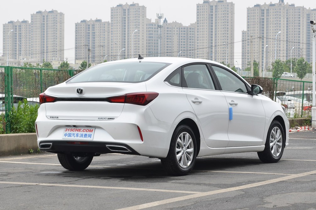 逸动plus1.6自动精英版,长安逸动自动挡落地价 逸动2020款 plus 1.6l gdi 手动 精英型