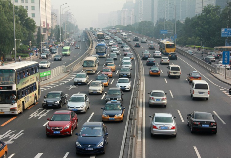 深圳市落实新能源车路边停车优惠政策