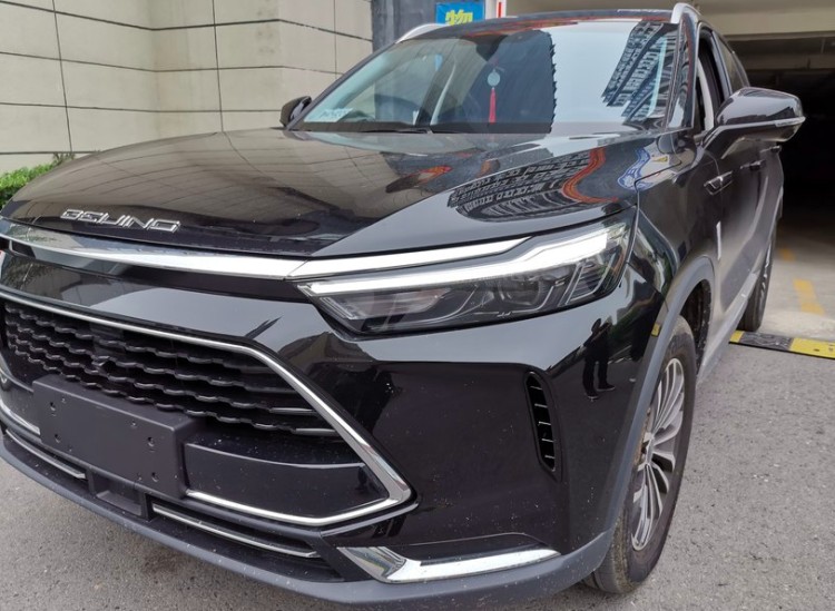BEIJING-X7开回家1个月  95后汽车编辑：质感不输豪华车型