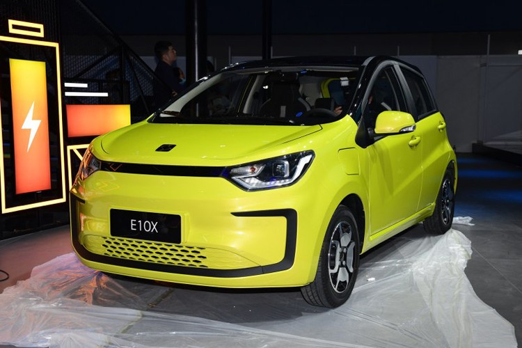 宏光MINIEV迎来新对手 思皓E10X预售价3.99万起
