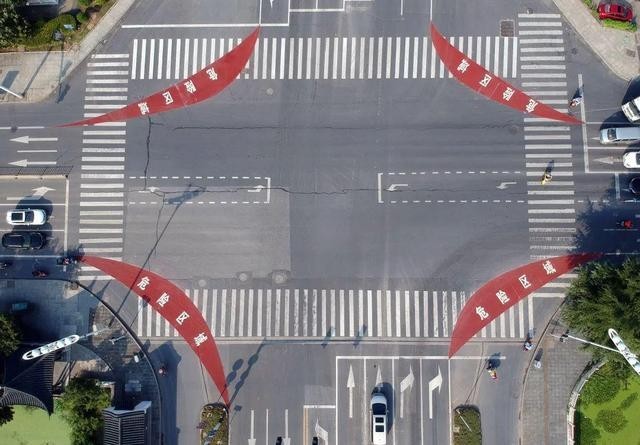 又见惨案！对付大货车，这几招管不管用？