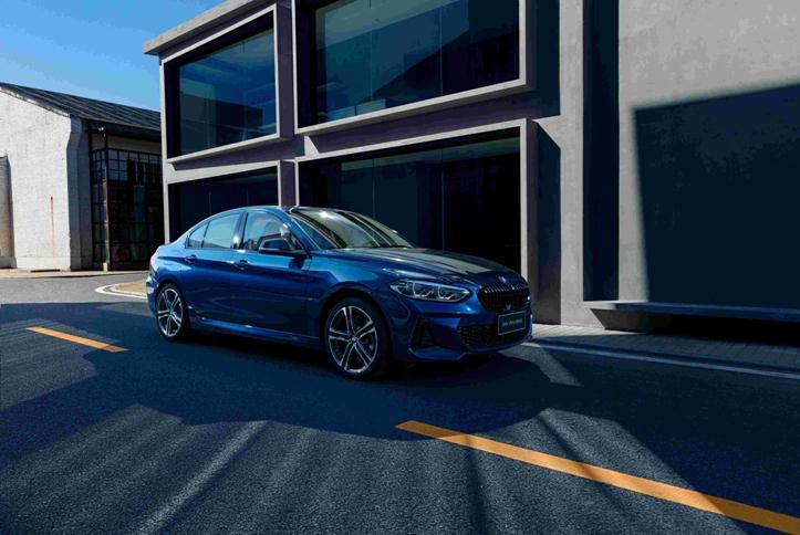 BMW 1系运动轿车拍了拍“你”：“潮”有所值，升级来袭