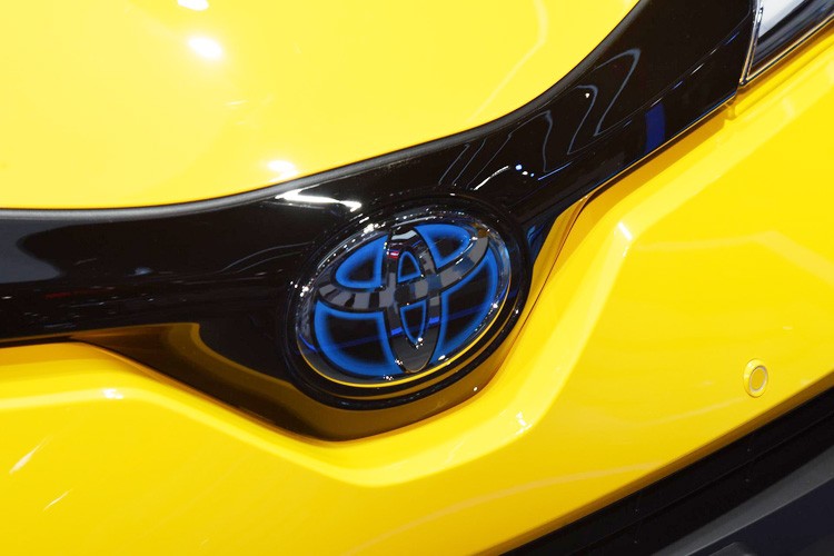 比卡罗拉高级 广汽丰田C-HR双擎于5月底上市
