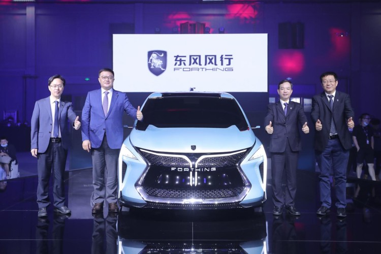  换新标、发概念车，东风风行大变样