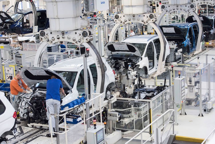 供应链困境持续 德国大幅下调汽车产量预测