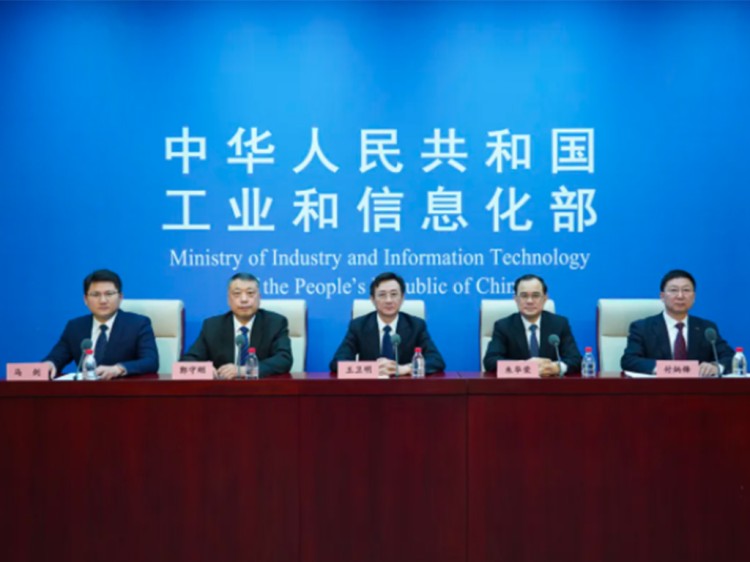 2021年我国新能源汽车发展领跑全球