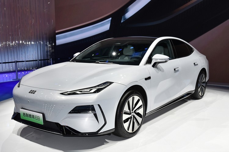 2024年四款“顶流”新能源车，都是大厂，你最期待谁？