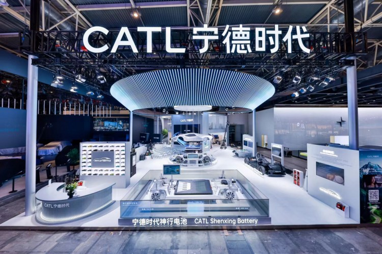 宁德时代CIIC一体化智能底盘北京车展首次亮相