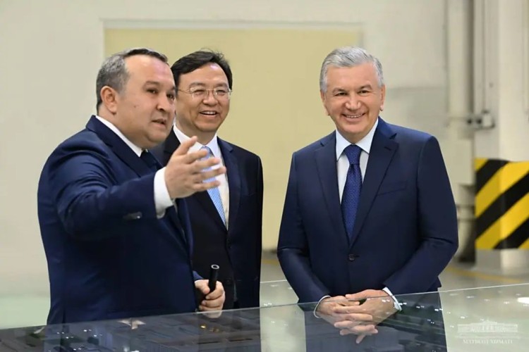 比亚迪乌兹别克斯坦工厂首批车型下线！