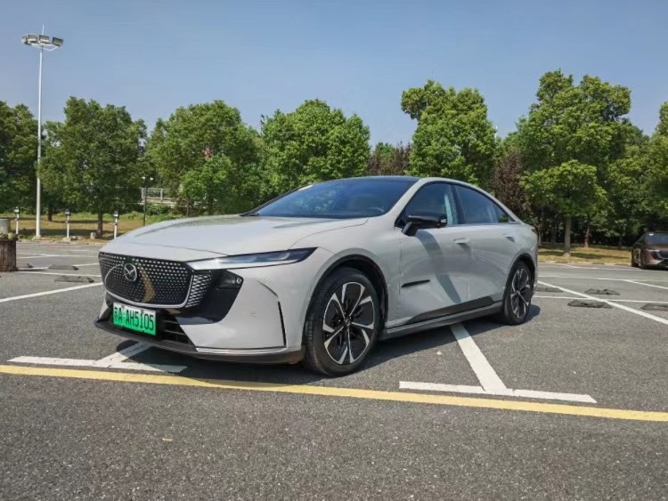 全能B级轿车 试驾长安马自达EZ-6