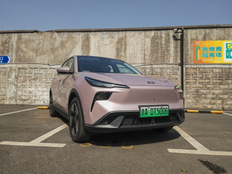 悦享城市纯电SUV 试驾一汽奔腾悦意03