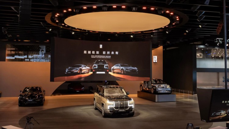 仰望全系亮相上海车展  新车型全尺寸行政豪华SUV仰望U8L发布