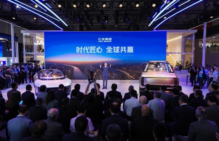 時代匠心，全球共贏|江汽集團閃耀2025上海車展