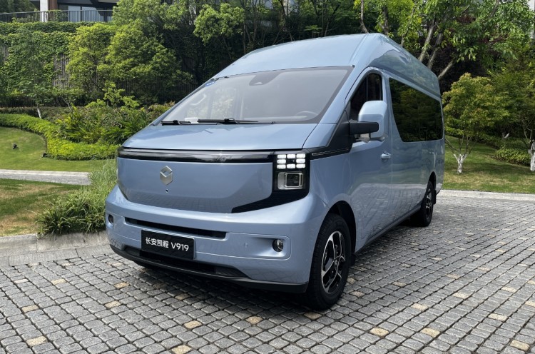 试驾长安凯程V919：优势真不少，新能源轻客新选择！