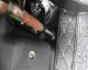 电瓶亏电自动启停不能使用方向盘下面助力杆生锈严重