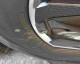 汽车轮胎右前轮非正常磨损的情况下出现大裂纹