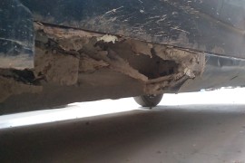 车体下架严重生锈使悬架失去承载力刹车无效